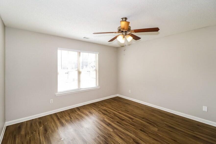 Building Photo - 9236 Lazzini Cove