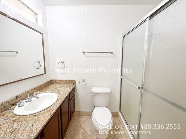 Building Photo - 5833 W Chicago St