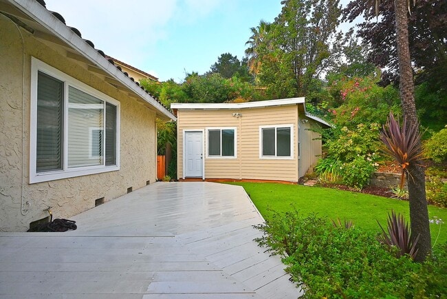 Building Photo - $3,950 -- STUNNING 4B/2BTH HOME IN BRIAR H...
