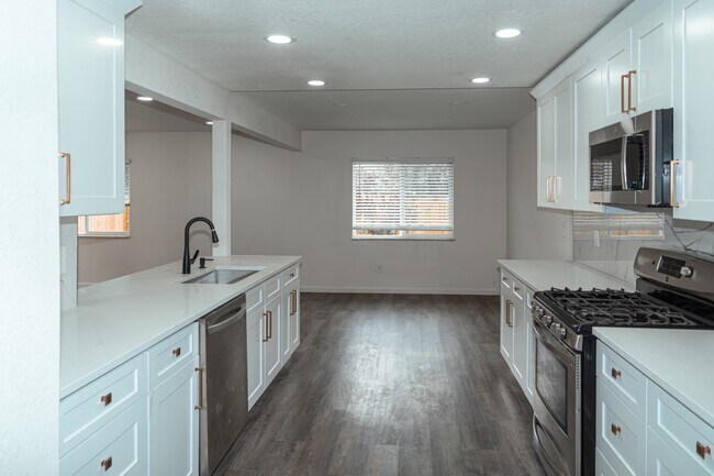 Building Photo - 7355 S Garfield Ct