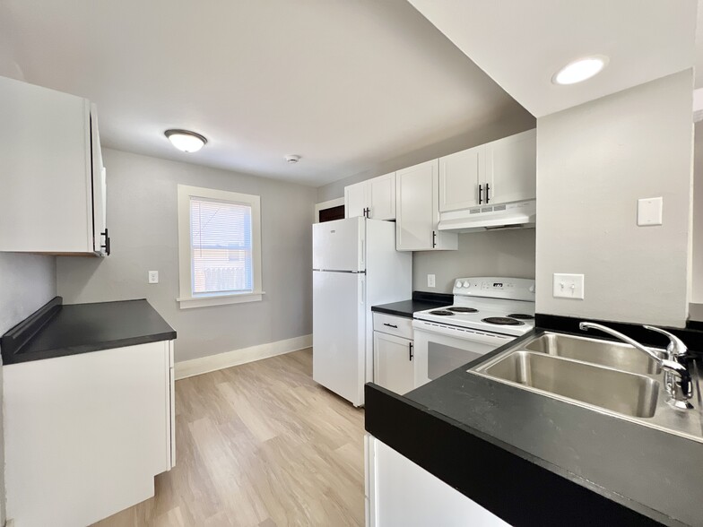 Building Photo - 1549 Porter Ave