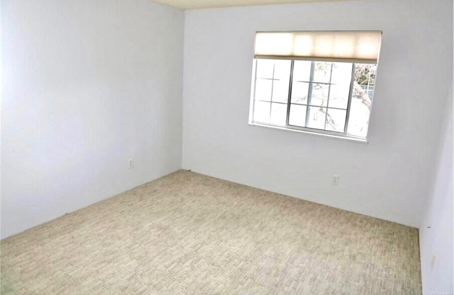 Building Photo - 14434 E Colorado Dr