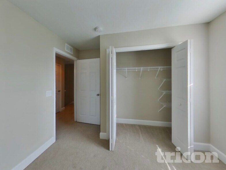 Building Photo - 2304 Whitley Ln