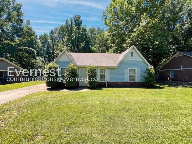 Building Photo - 5565 Chapel Hill Dr