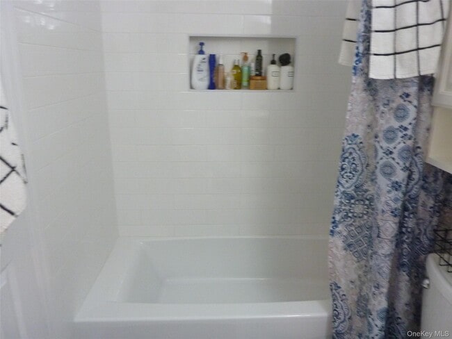 Building Photo - 143 Parkside Dr