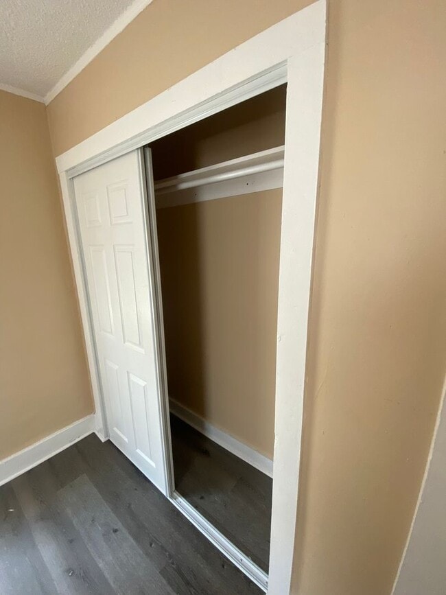 Building Photo - Mobley