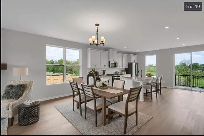 Building Photo - Modern Elegance Meets Everyday Comfort in ...