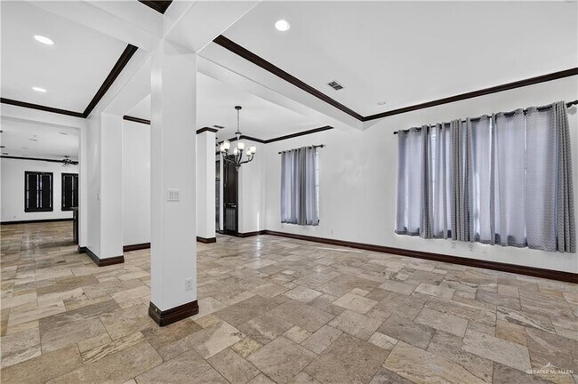 Building Photo - 3101 Santa Rita St