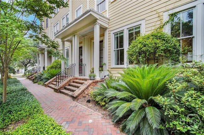 Building Photo - 718 Tattnall St