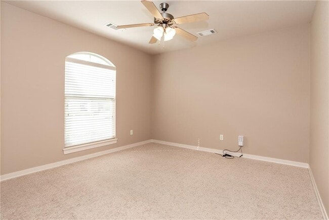 Building Photo - 3106 SW Hillstone Ave