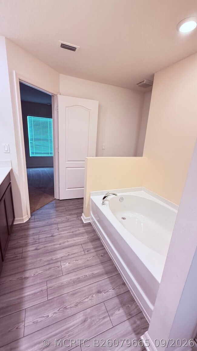 Building Photo - 5361 Imagination Dr