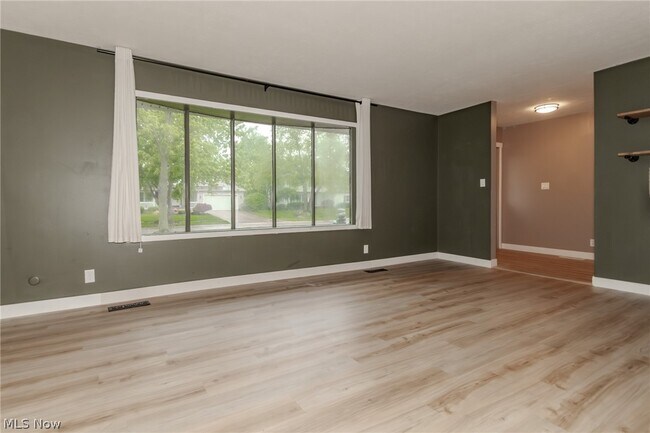 Building Photo - 8806 Norwood Dr