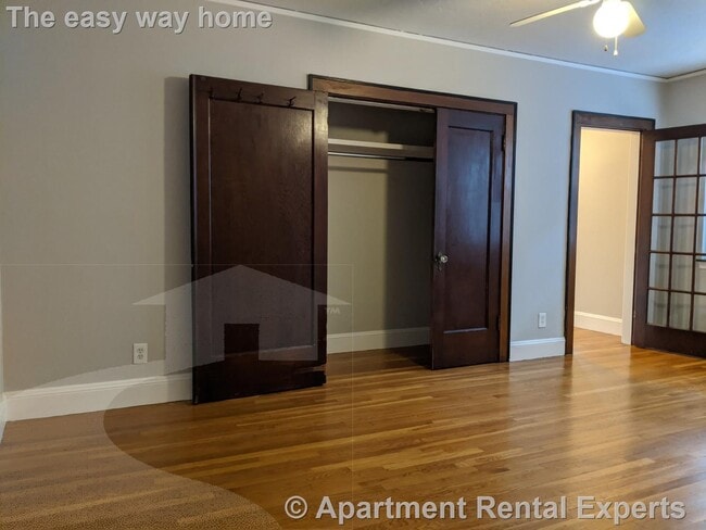 Building Photo - 119 College Ave