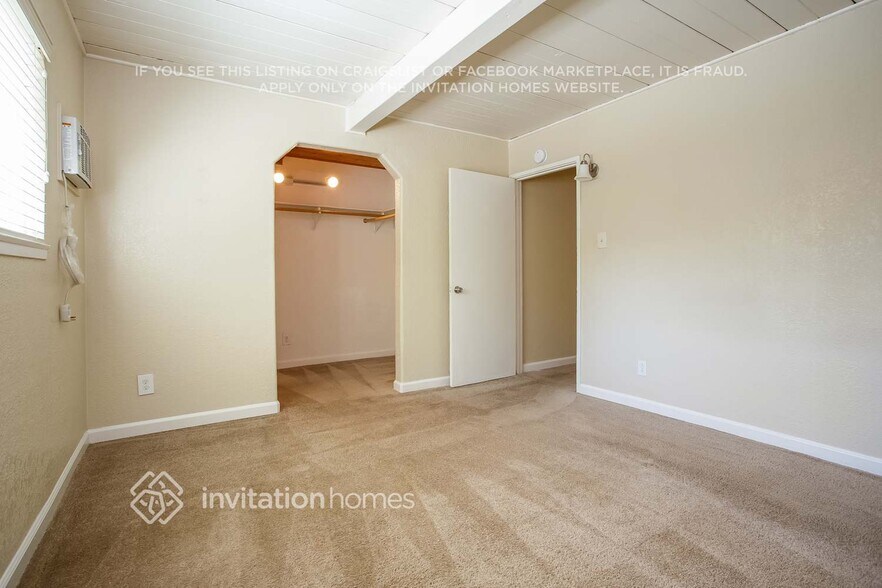 Building Photo - 2816 Glenside Dr