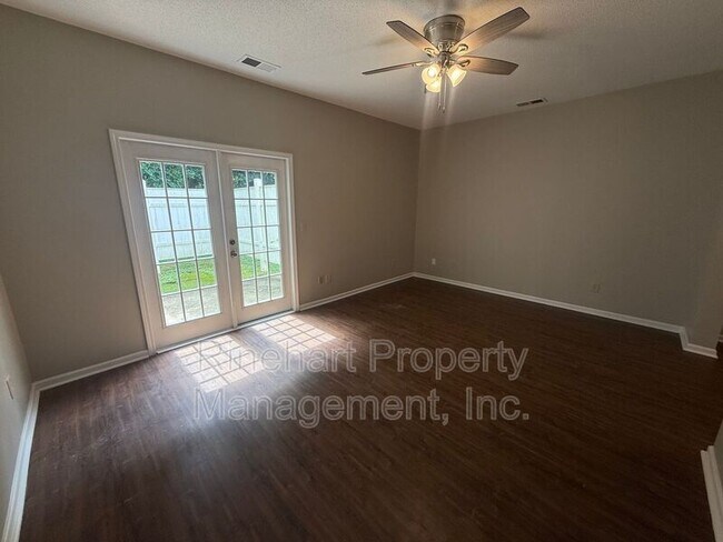 Building Photo - 760 Tavern Ct