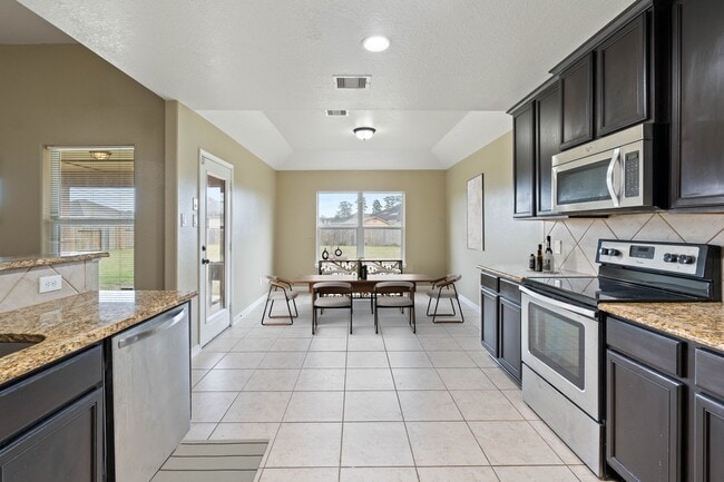 Building Photo - 18875 Maverick Ranch Rd E