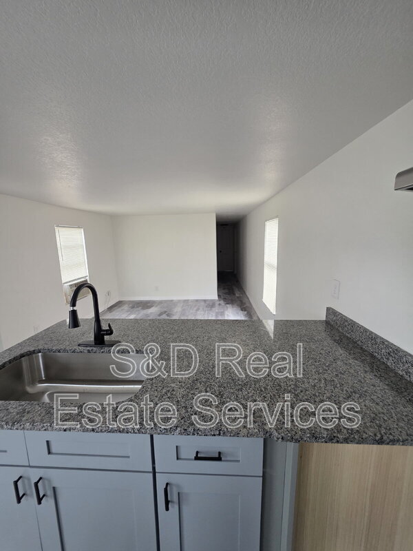 Building Photo - 111 8th St E