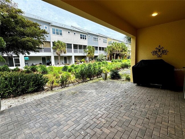 Building Photo - 3231 Nautical Pl S