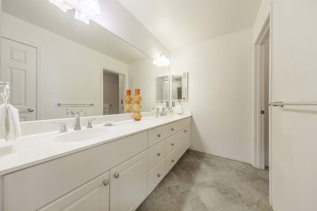 Building Photo - Beautiful Ocean View Home in Makakilo