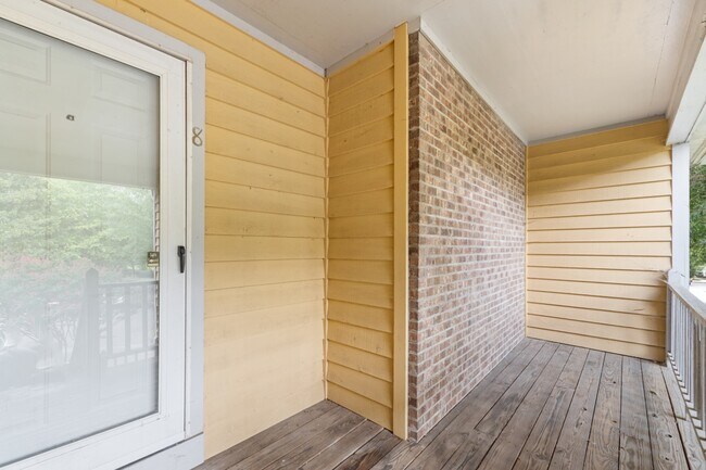 Building Photo - CONVENIENT AND AFFORDABLE