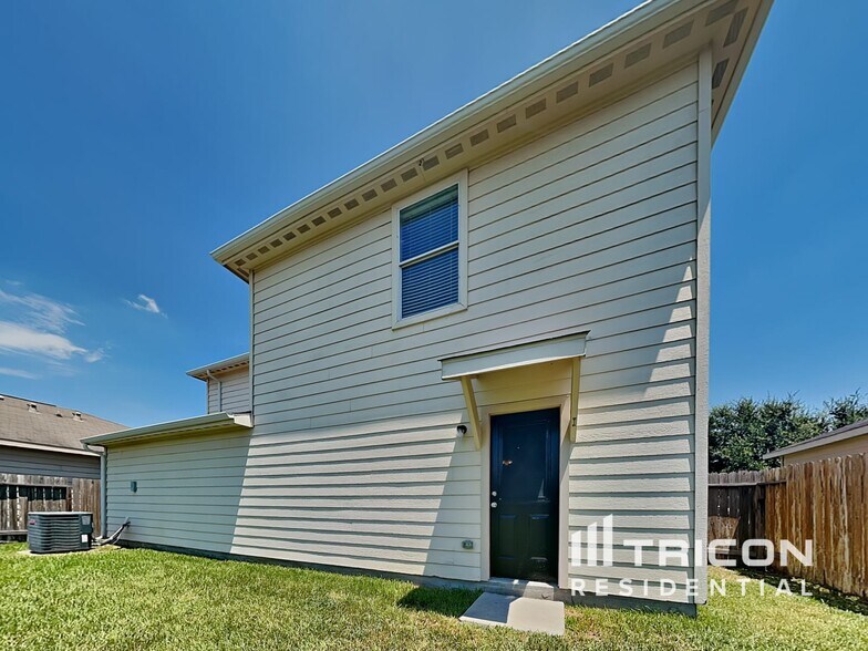 Building Photo - 6714 Clover Walk Ln