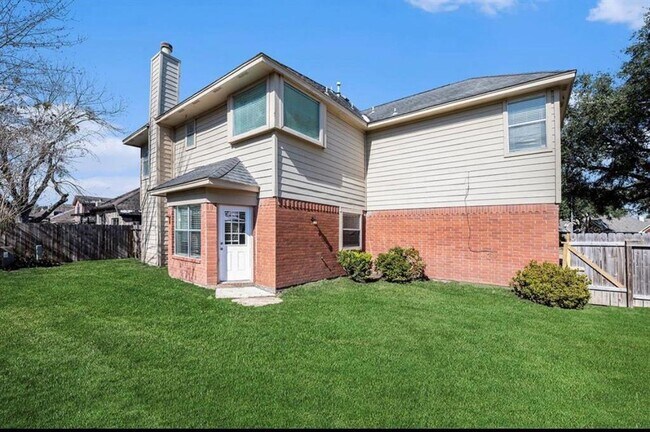 Building Photo - 17811 Scrub Oak Dr