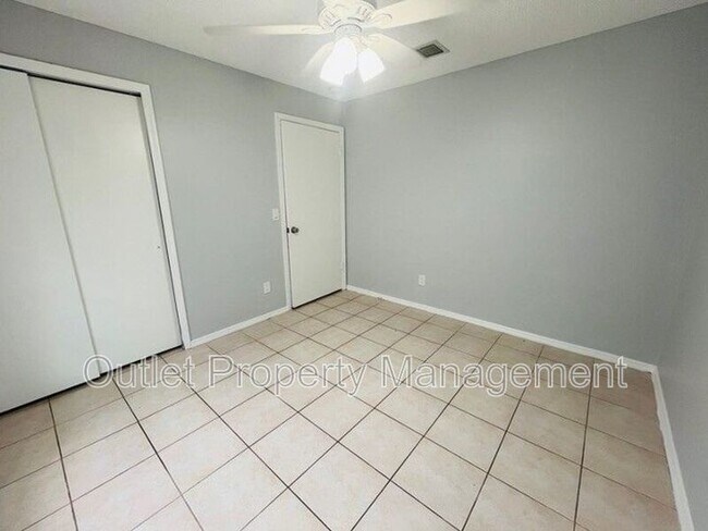Building Photo - 14796 Laguna Beach Cir