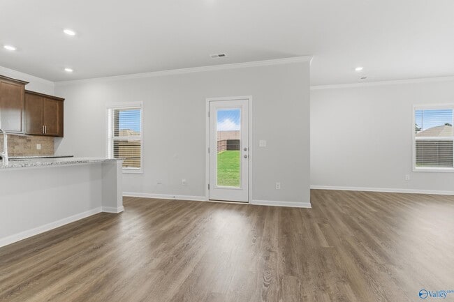 Building Photo - 212 Paladin St