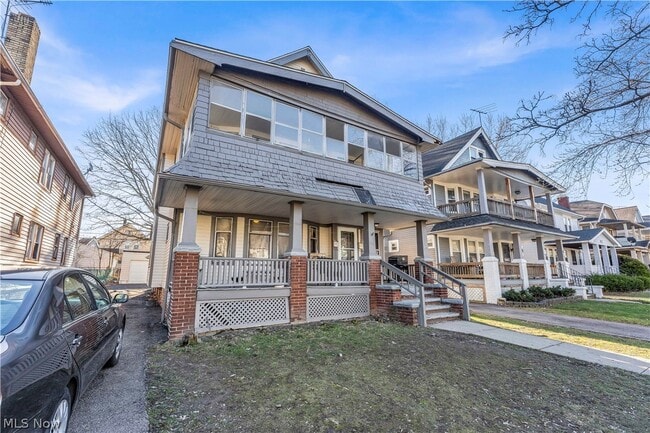 Building Photo - 913 Helmsdale Rd