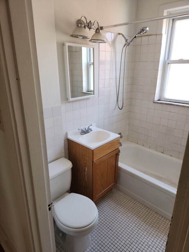 Building Photo - 5239 Bancroft Ave