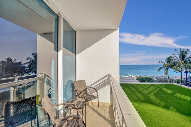 Building Photo - 6801 Collins Ave