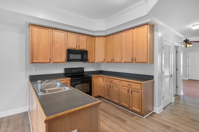Building Photo - 3322 Monterey Square Ln