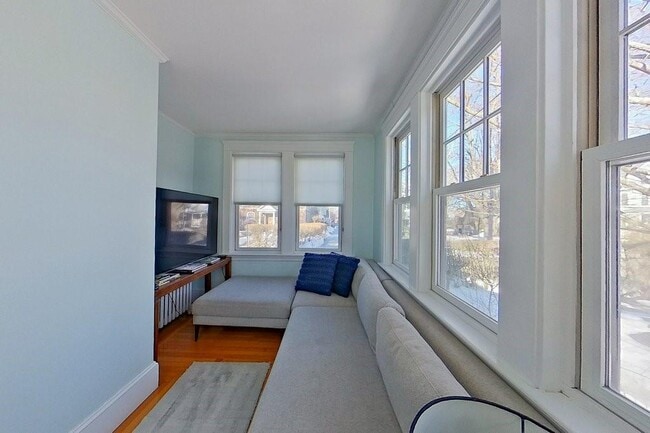 Building Photo - 27 Cranston Ave