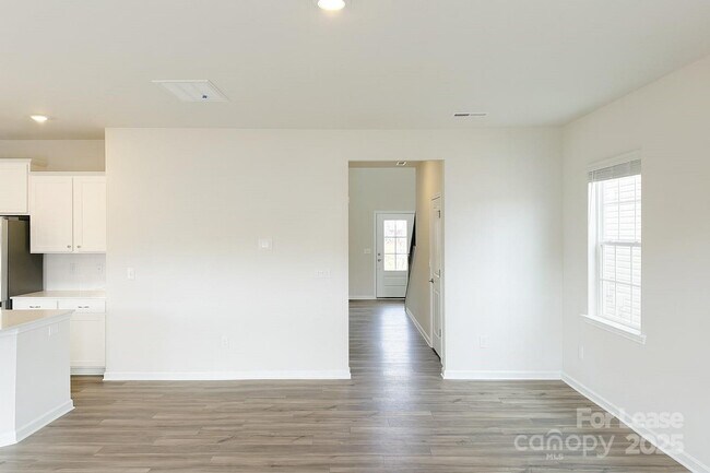 Building Photo - 5514 Hydrangea St