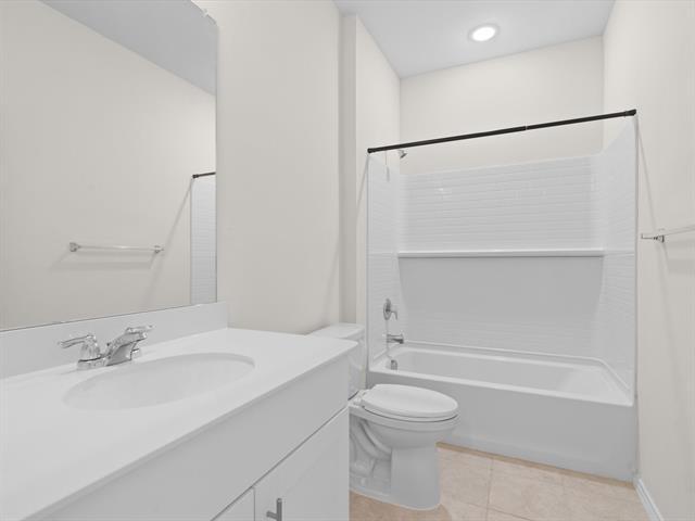 Building Photo - 803 Goldenrod Ln