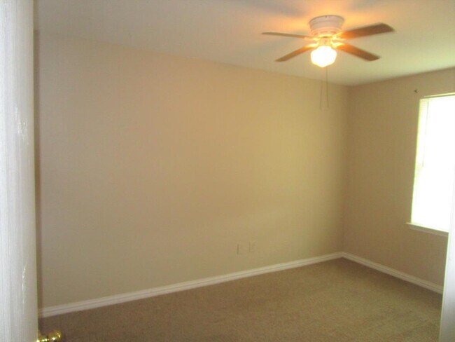Building Photo - 314 Lake Texoma Dr