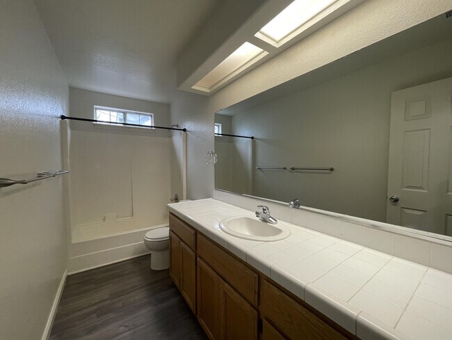 Building Photo - 13 Capshaw Ct