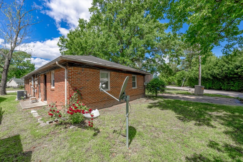 Building Photo - 8968 Tidewater Dr