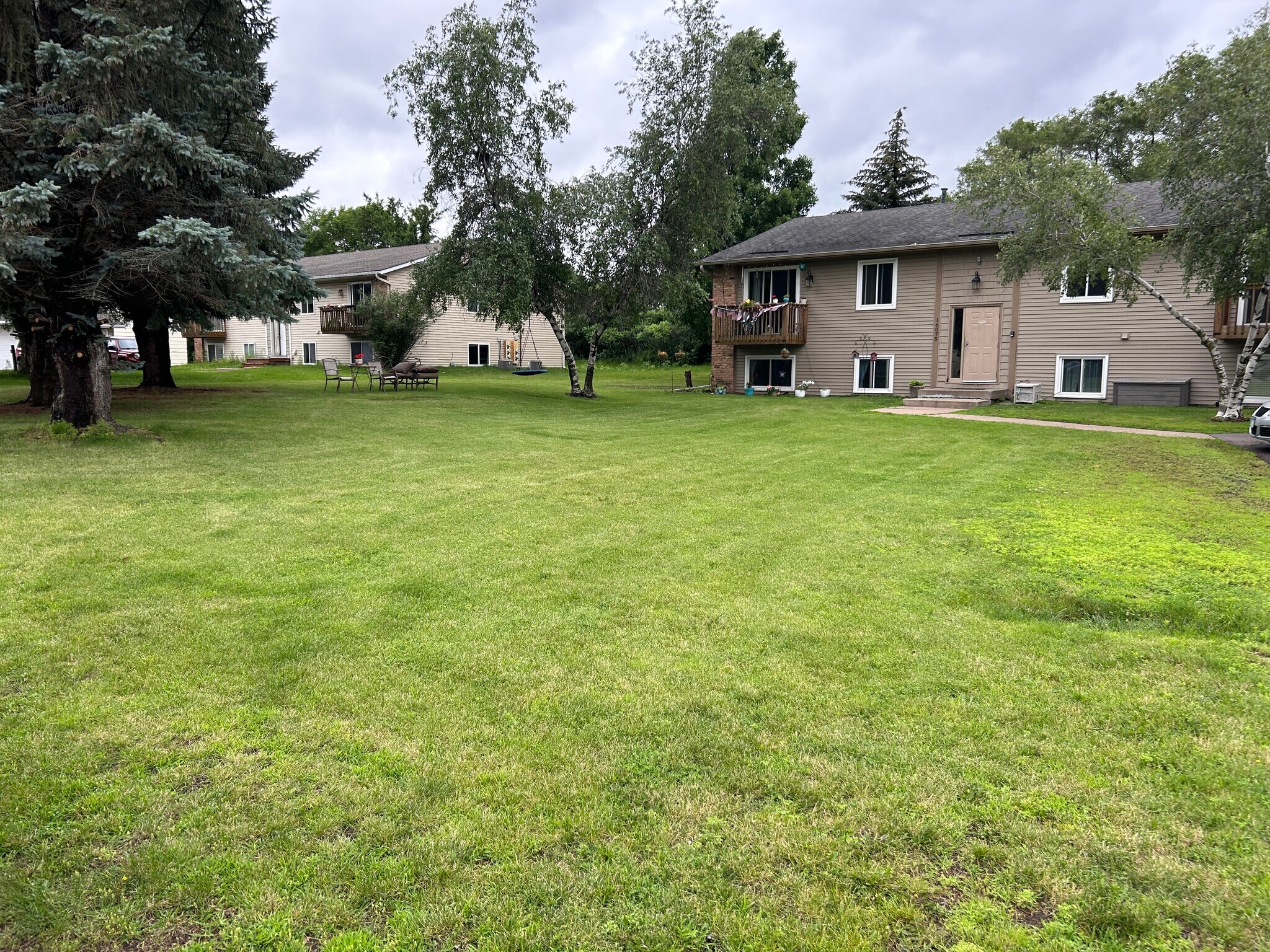 Front Lawn (shared) - 16075 Joplin Ave