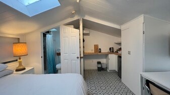 Building Photo - 880 Commonwealth Ave