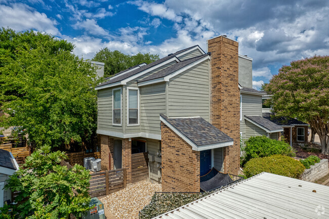 Building Photo - Willowbrook North Townhomes