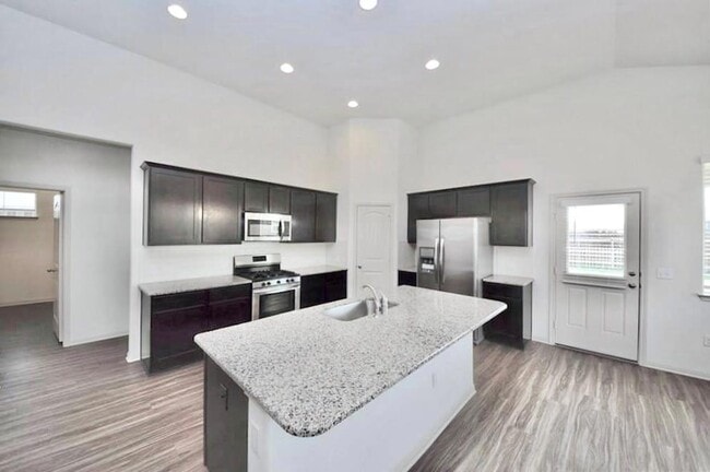 Building Photo - 16829 Aventura Ave