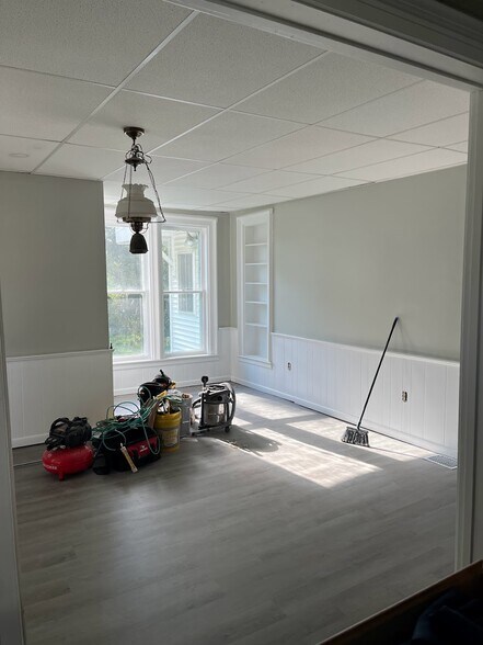 Building Photo - 55 S Main St