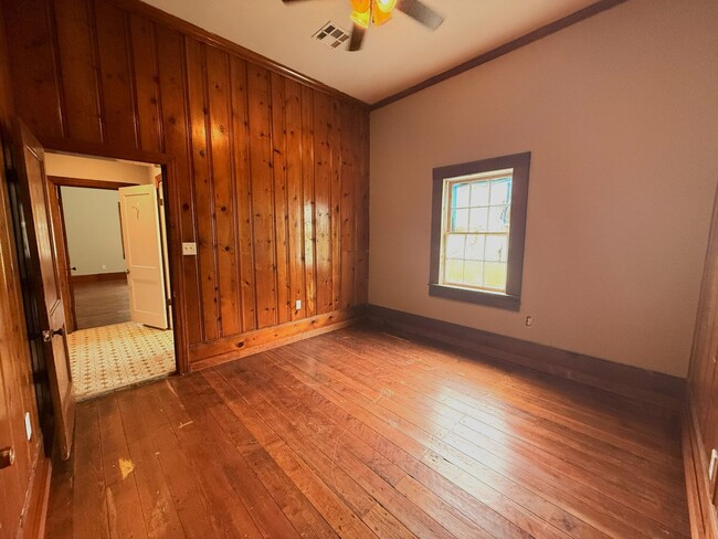 Building Photo - 2BR Historic Home in Downtown Lake Charles