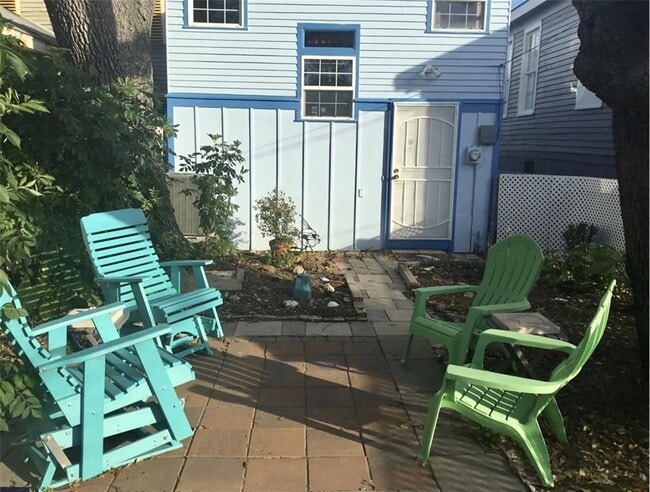 Building Photo - 717 Church St