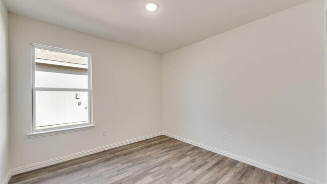 Building Photo - 2035 Clay St