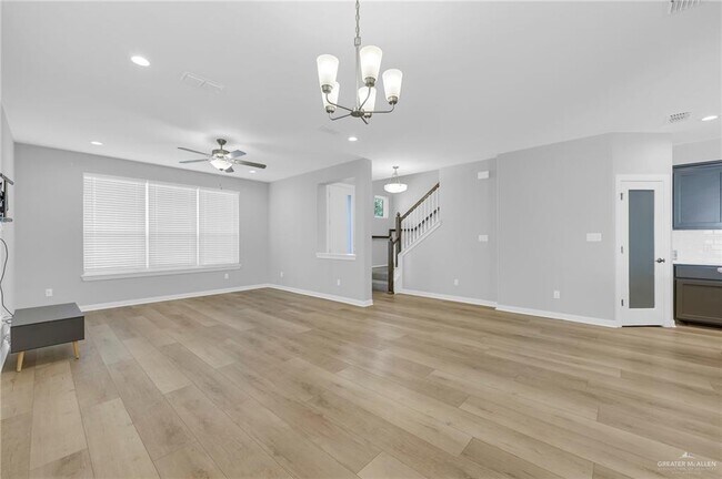 Building Photo - 27 Yale Ave