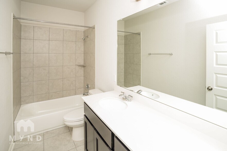 Building Photo - 708 Hays Hill Dr