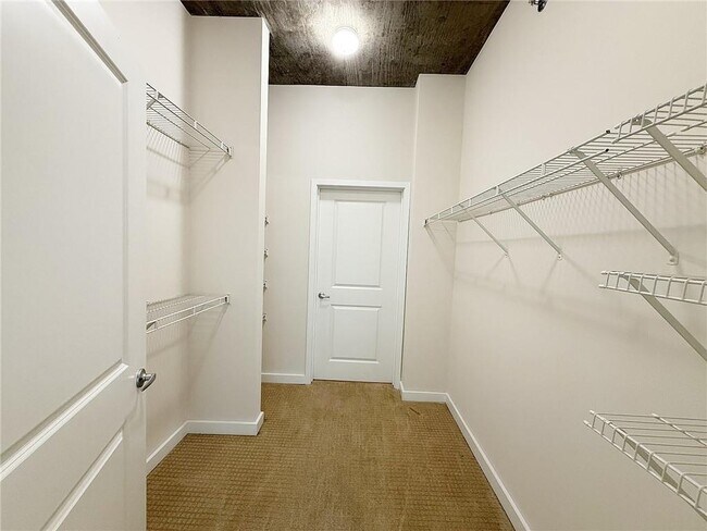 Building Photo - 250 Pharr Rd NE