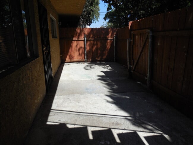 Building Photo - 437 Walnut Ave